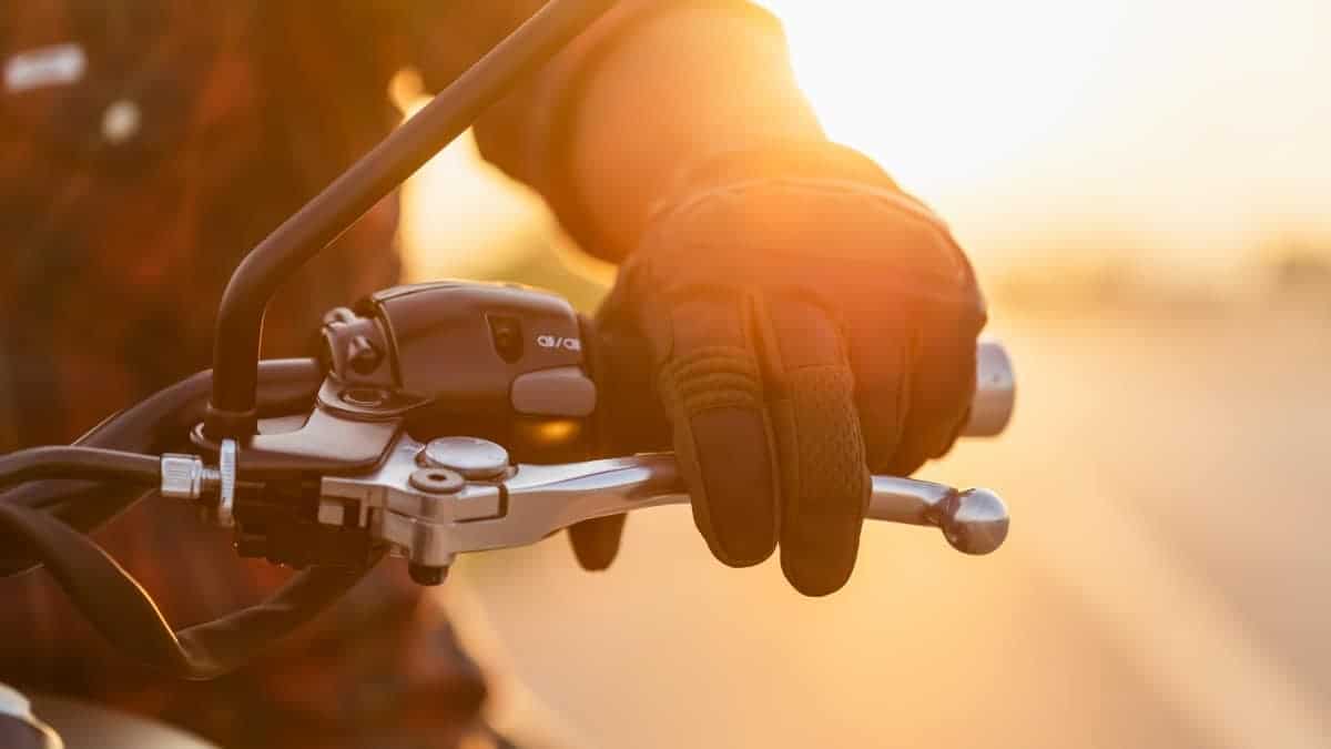 Motos elétricas estreiam no Brasil em 2023