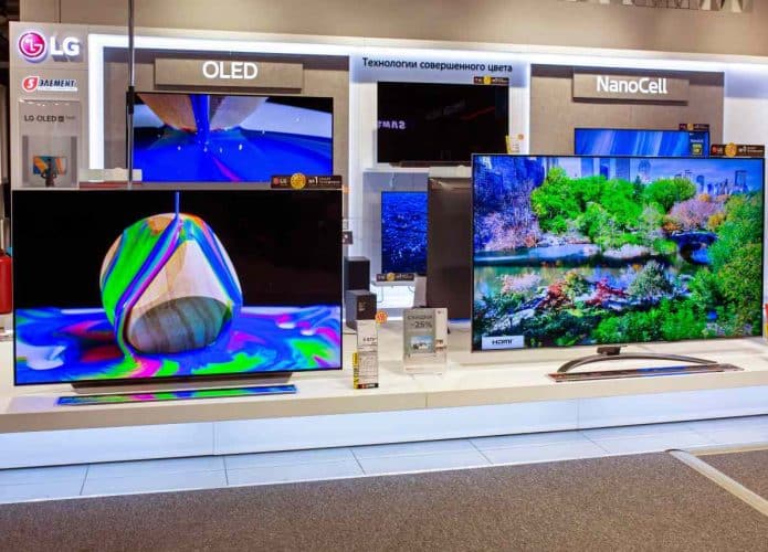 Seleção de TVs LG em loja
