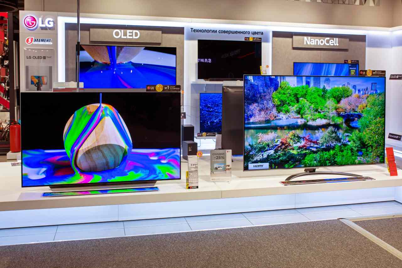 Seleção de TVs LG em loja