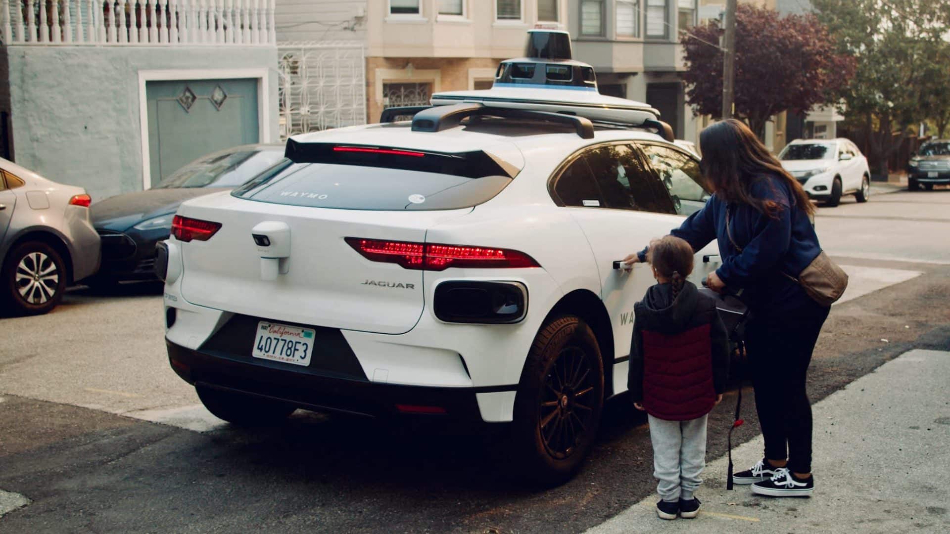 Um dos táxis autônomos da Waymo