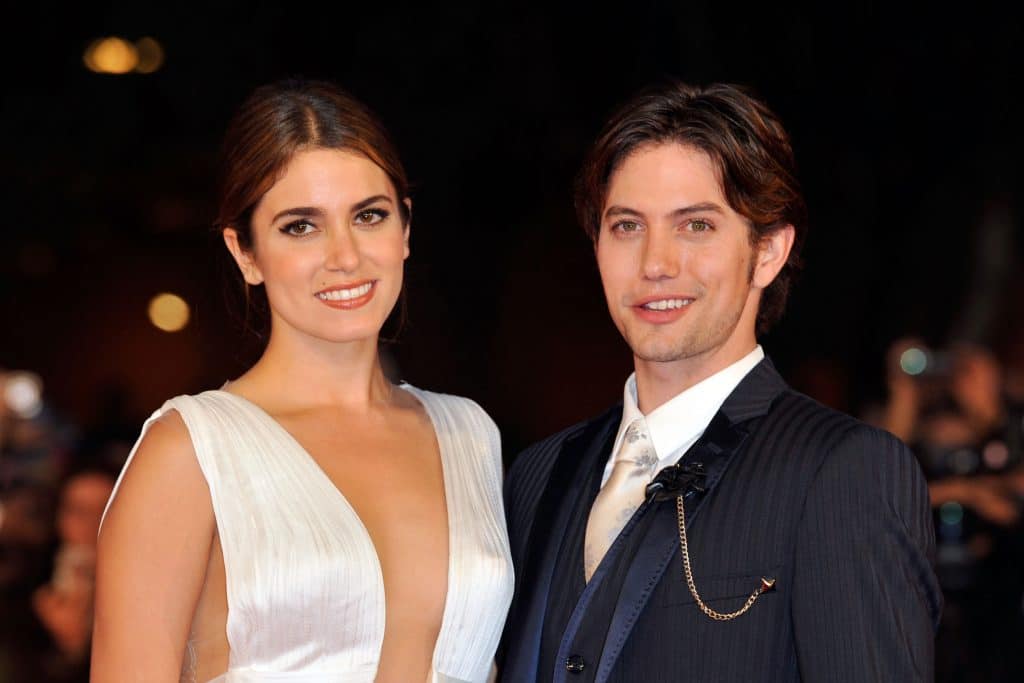 Nikki Reed e Jackson Rathbone na estreia de Amanhecer