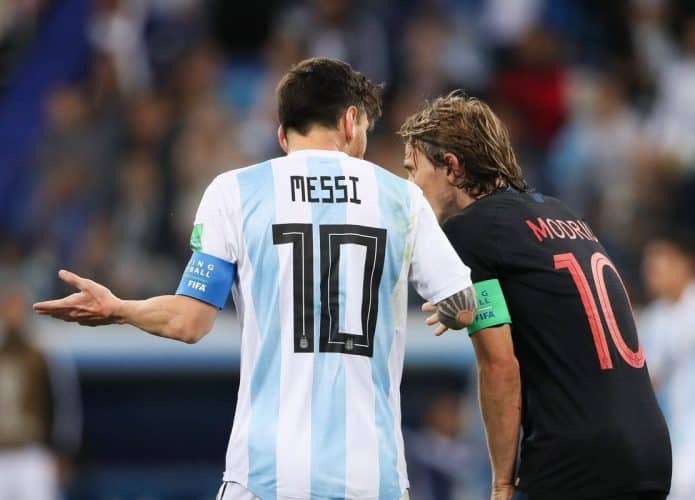 Messi-Modric-argentina-x-croacia-copa-695x500
