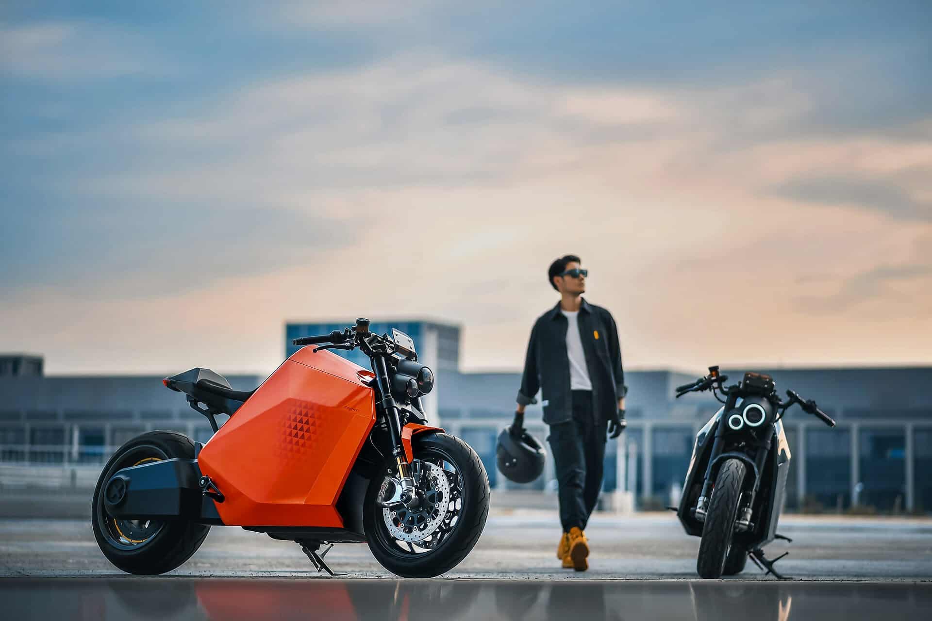 Moto elétrica futurista com mais de 300 chips e 200 sensores estreia na CES 2023