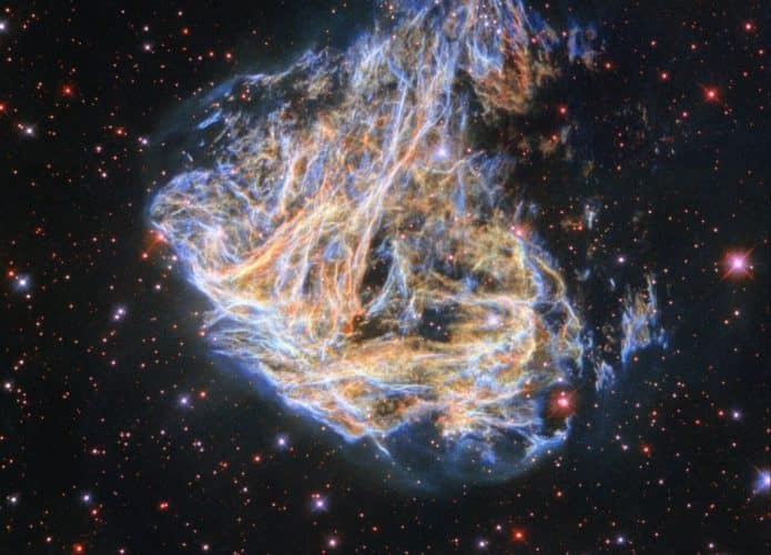 explosao-supernova-nuvem-magalhaes-hubble-695x500