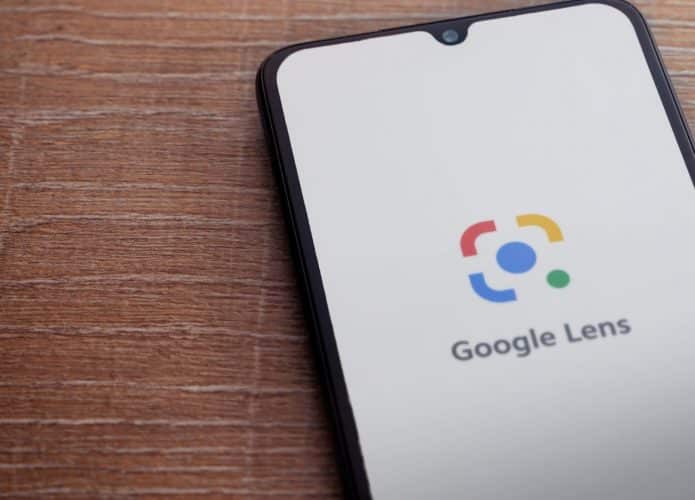 google-lens-shutterstock-letra-de-medico-695x500