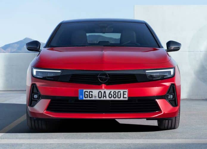 Primeiro Astra elétrico é apresentado na Europa