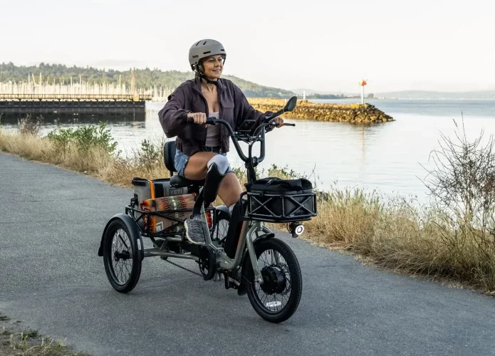 Triciclo elétrico RadTrike é o primeiro modelo dobrável e acessível