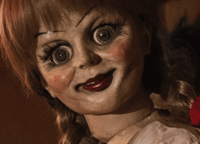 A boneca Annabelle, que tem uma série de filmes com seu nome.