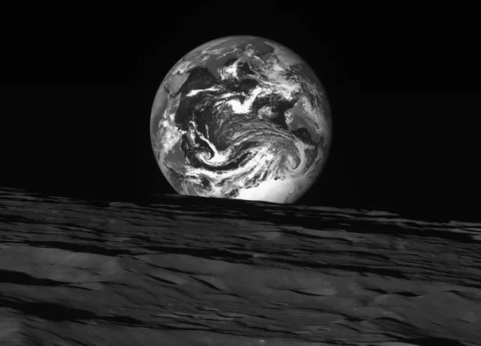 Lua-Terra-Danuri-695x500.webp