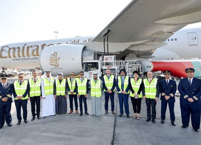 Primeiro Boeing 777 do mundo movido a combustível sustentável decola em Dubai