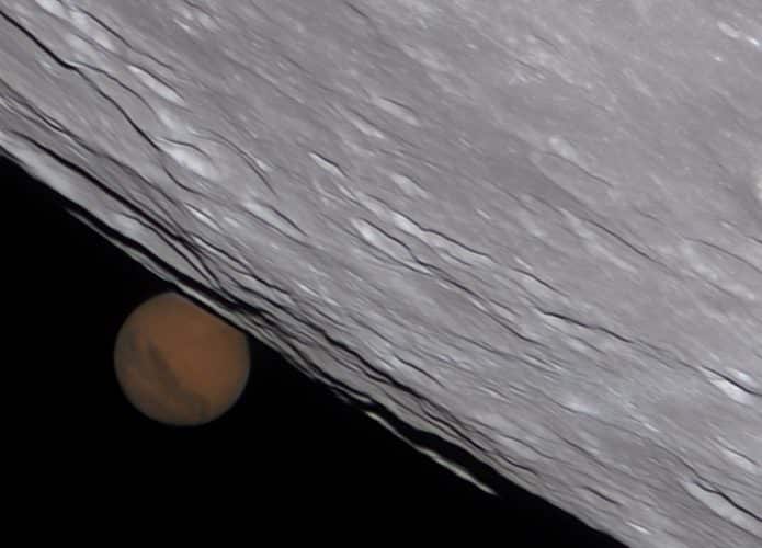 ocultacao-lunar-de-marte-695x500