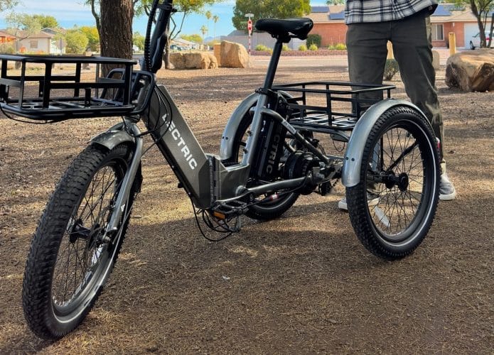 Triciclo elétrico dobrável e acessível é apresentado pela Lectric eBikes