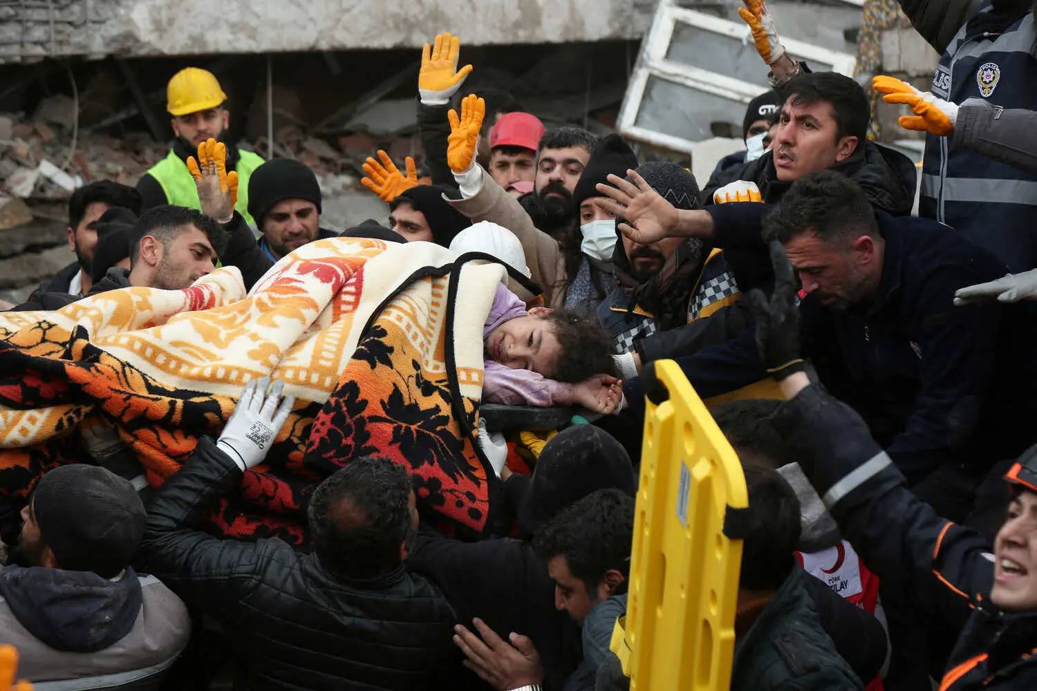 Vítimas do terremoto na Turquia e Síria