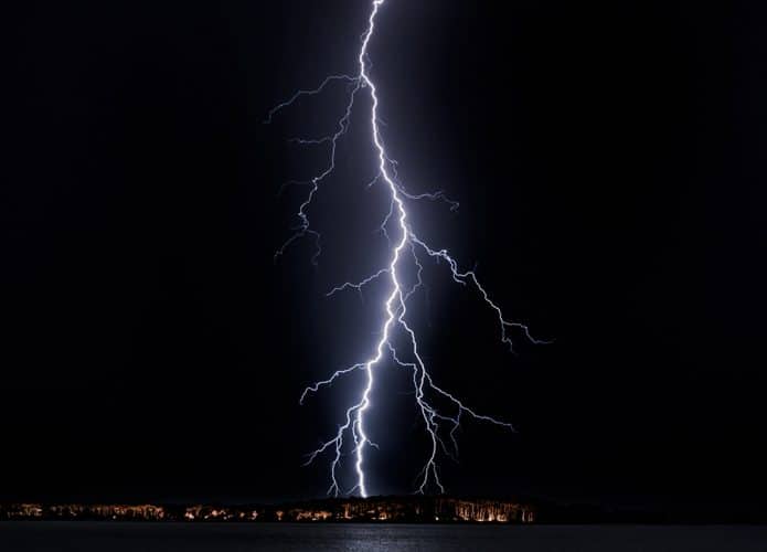Raio durante tempestade