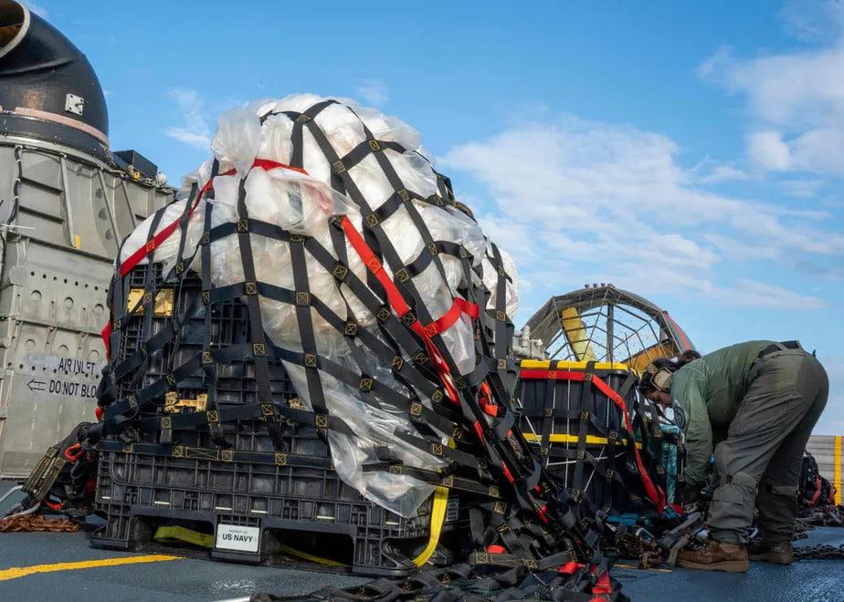 Militares recuperam novas peças de suposto balão de vigilância da China.