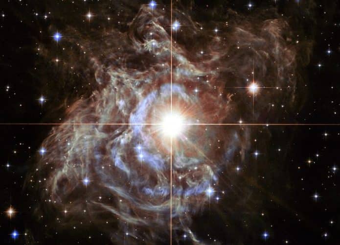 estrela-RS-Puppis-695x500
