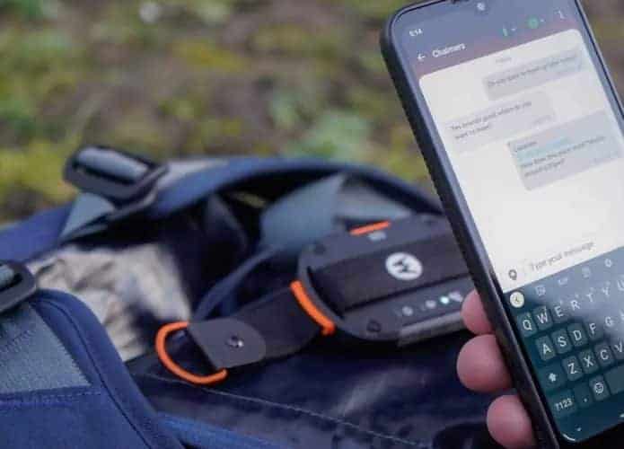 Motorola Defy: acessório adiciona conectividade via satélite a smartphones