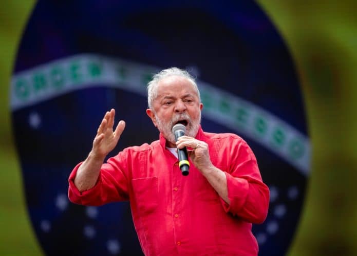 Lula defende regulamentação contra fake news