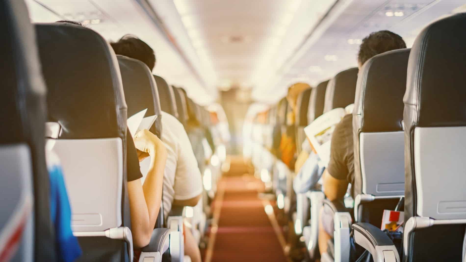 Quais são os assentos mais seguros para viajar de avião?
