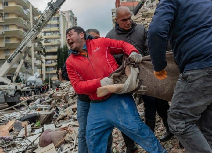terremoto-turquia-sobreviventes-695x500