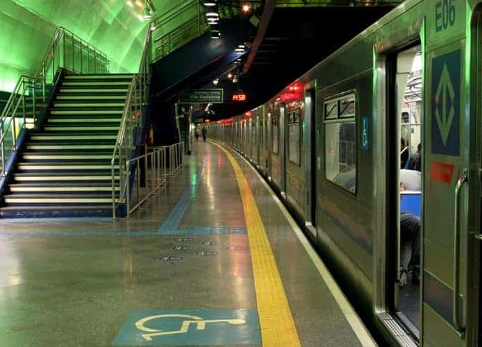 Lateral de metrô de SP