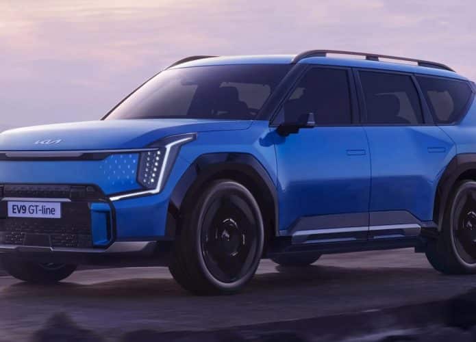 Kia EV9 é um SUV elétrico futurista sem retrovisor e com grade digital
