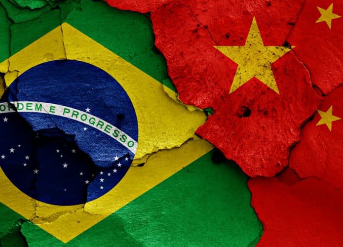 Bandeiras do Brasil e da China