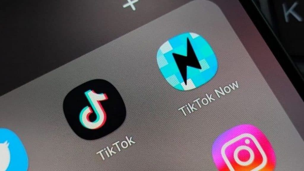 Logo do aplicativo TikTok Now ao lado do TikTok via Shutterstock