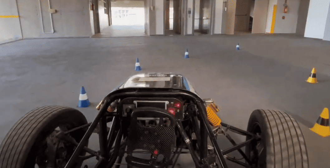 Estudantes da UFSC criam protótipo de carro autônomo