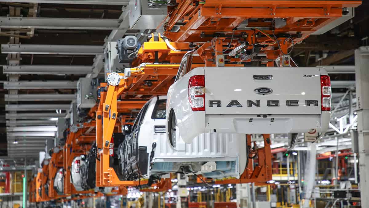 Linha de montagem da nova Ranger na fábrica da Ford