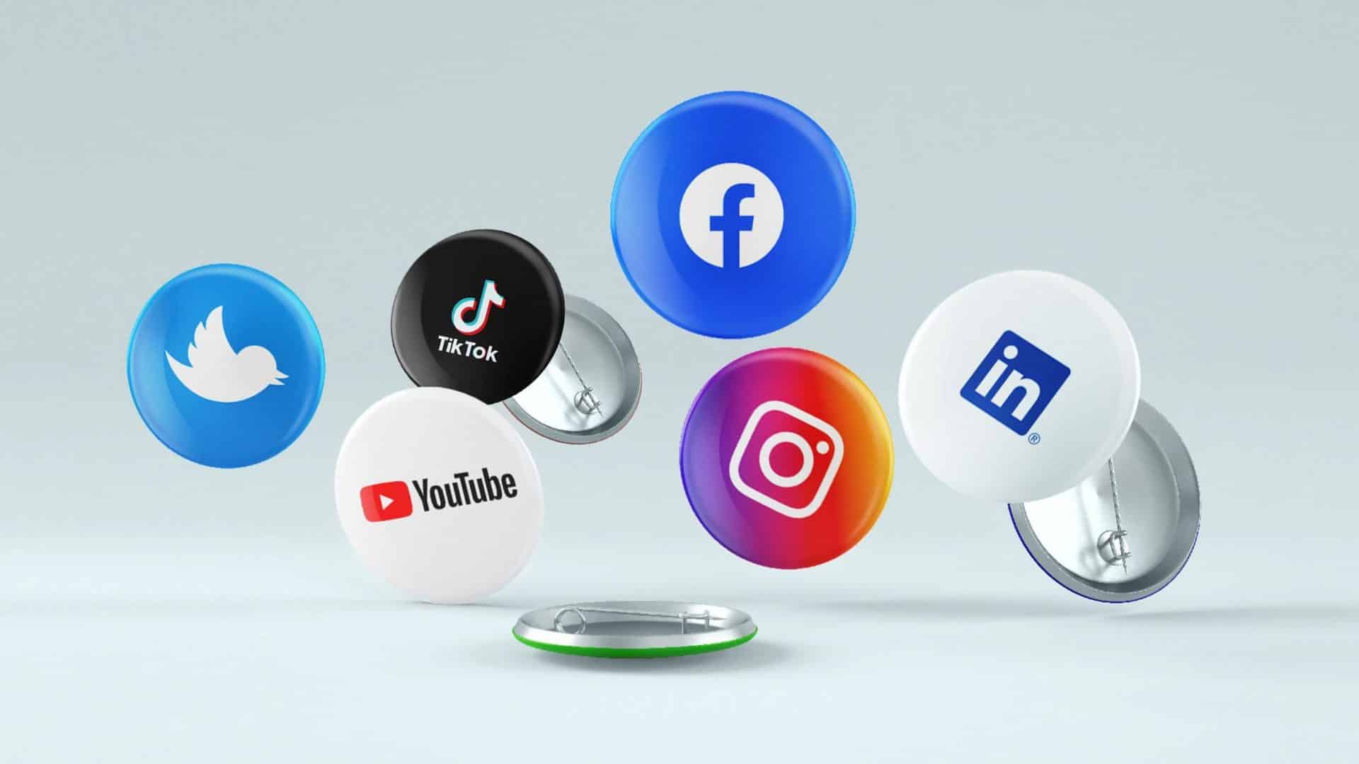 Bottoms no ar com logos do Twitter, TikTok, YouTube, Facebook, Instagram e LinkedIn