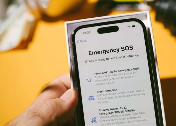 Emergency-SOS-695x500