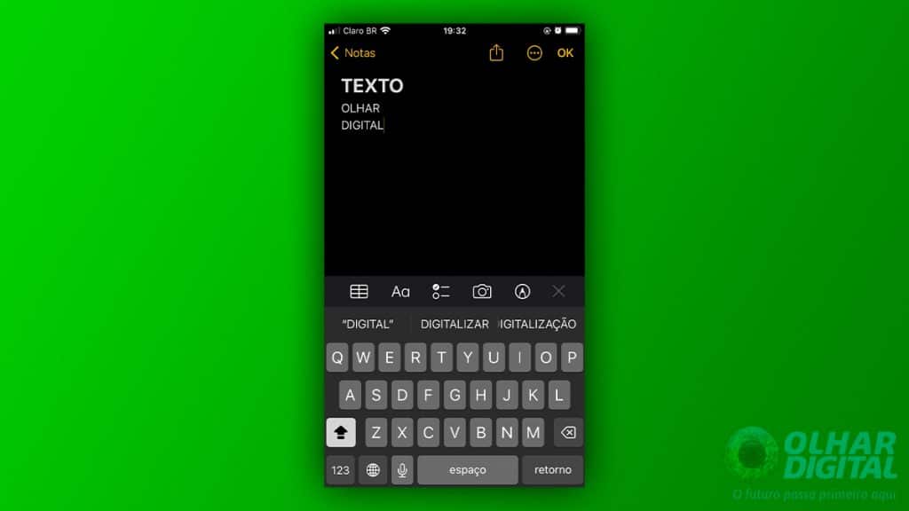 Tela do bloco de notas do iPhone com texto extraído de imagem no aplicativo Microsoft 365