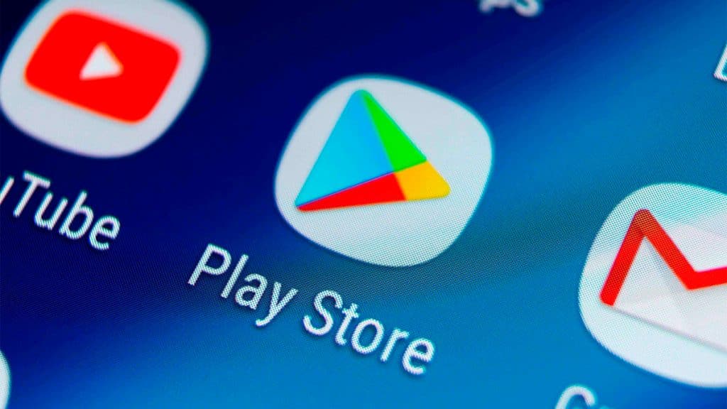 Ícone do aplicativo da Play Sobre entre do YouTube e Gmail num celular com Android