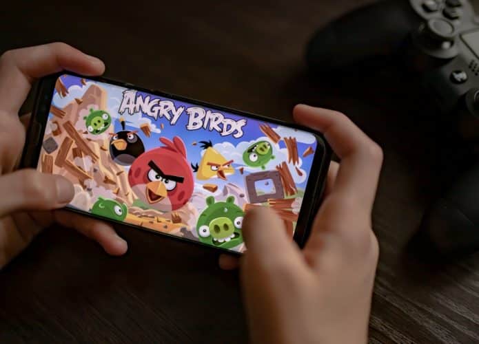 aNGRY-Birds-695x500