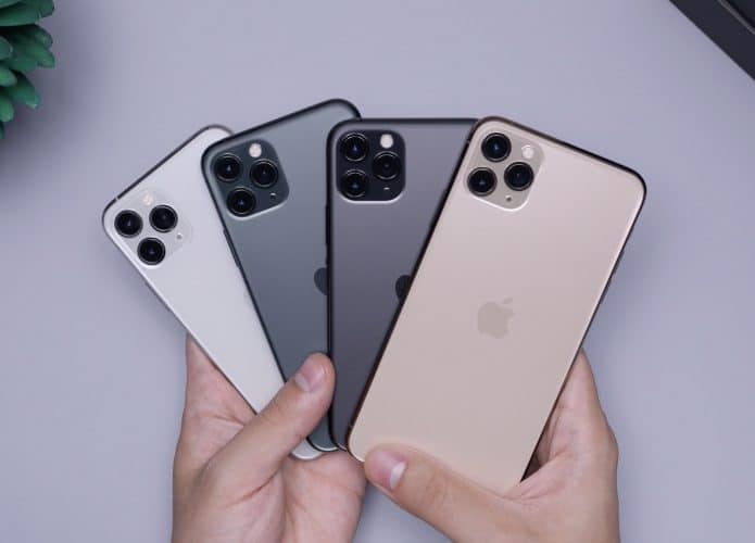 iPhone-Daniel-Romero-Unsplash-695x500