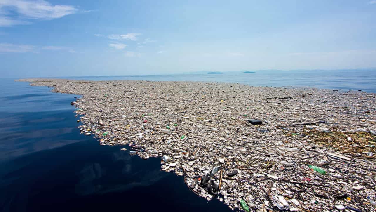 Grande mancha de lixo no Oceano Pacífico