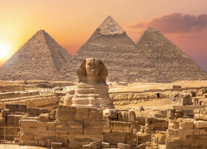Pirâmides e Grande Esfinge de Gizé, no Egito (Credito: AlexAnton/ Shutterstock)