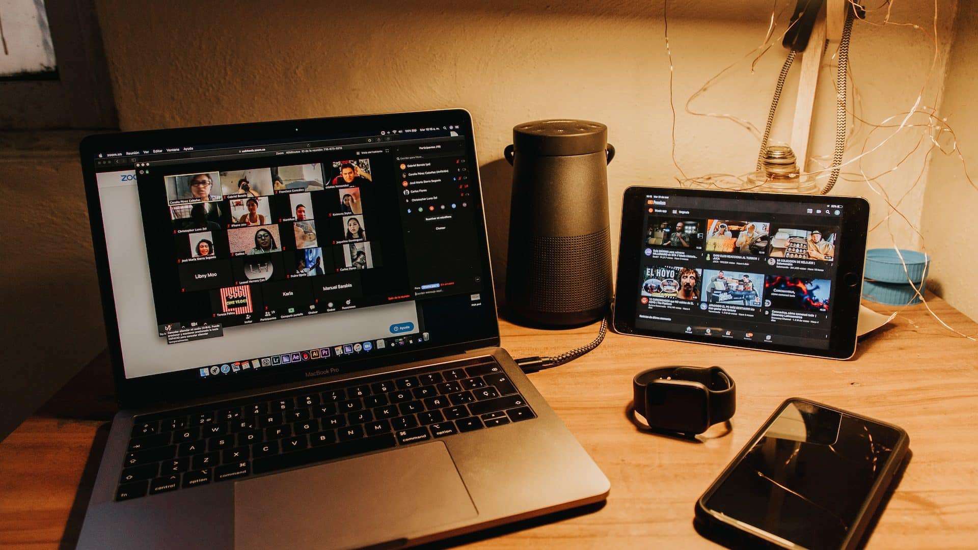 Videochamada. Foto: Gabriel Benois/Unsplash.