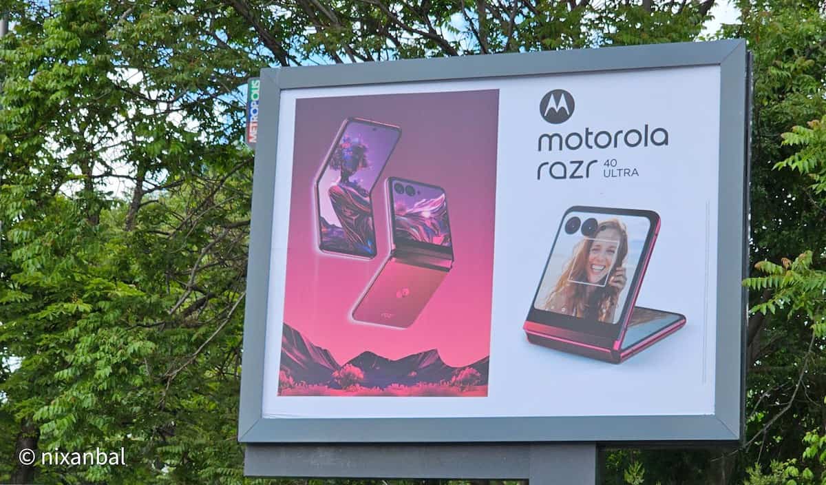 Motorola Razr 40 Ultra em outdoor da Bulgária (Imagem: reprodução/Nixanbal)