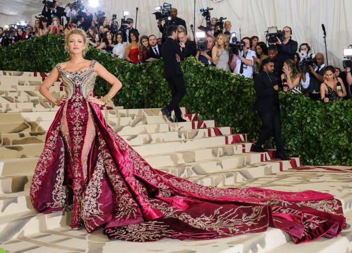 Blake Lively no MET Gala em 2018, nos Estados Unidos