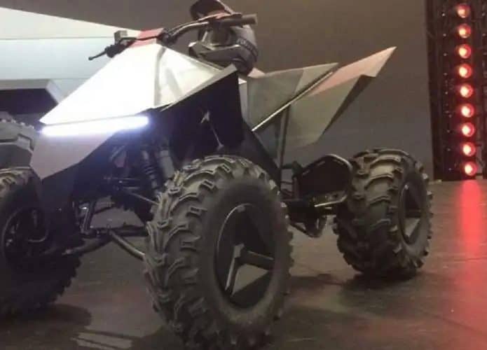 cyberquad-695x500