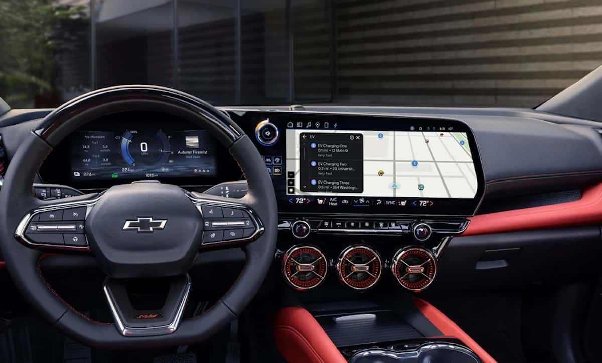 Waze no carro com Google Built-in (Imagem: divulgação/Google)