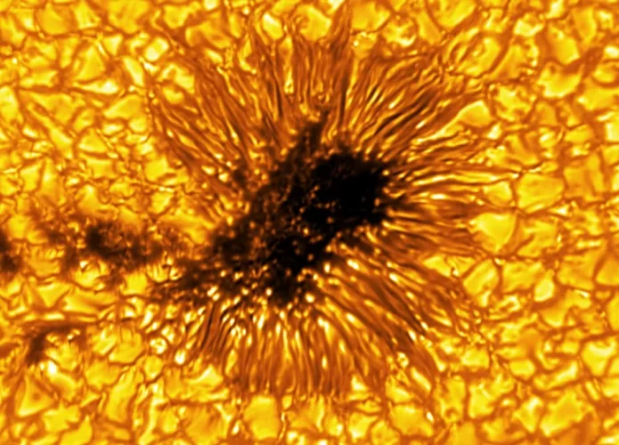 O Telescópio Solar Daniel K. Inouye fornece detalhes da superfície solar