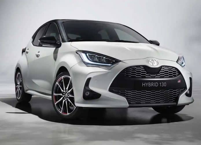 la-toyota-yaris-hybrid-130-695x500
