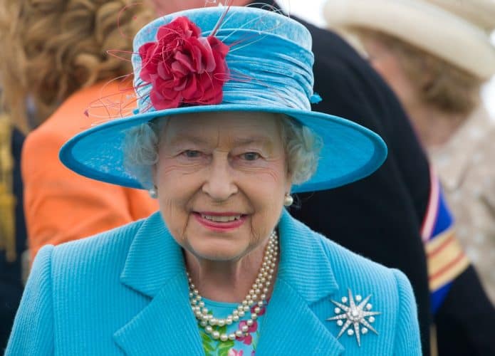 rainha-elizabeth-II-695x500