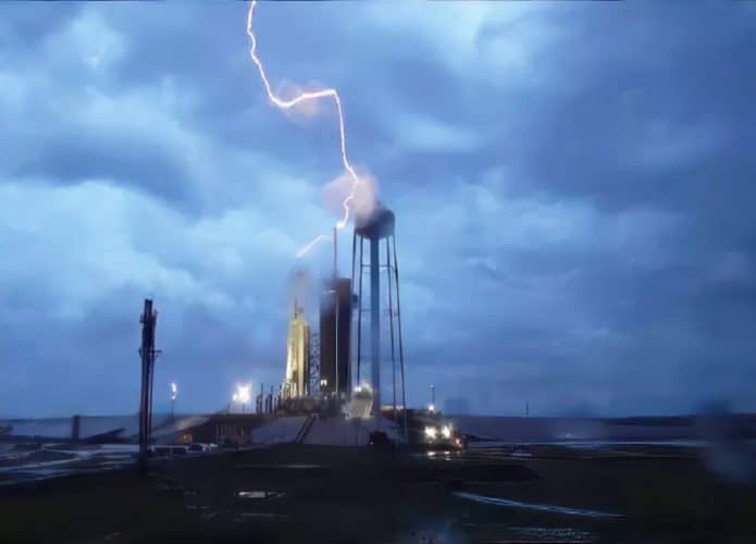 raio-spacex-falcon-heavy-695x500