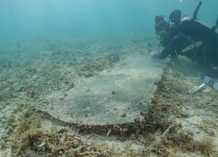 hospital de quarentena é descoberto em ilha submersa na Flórida