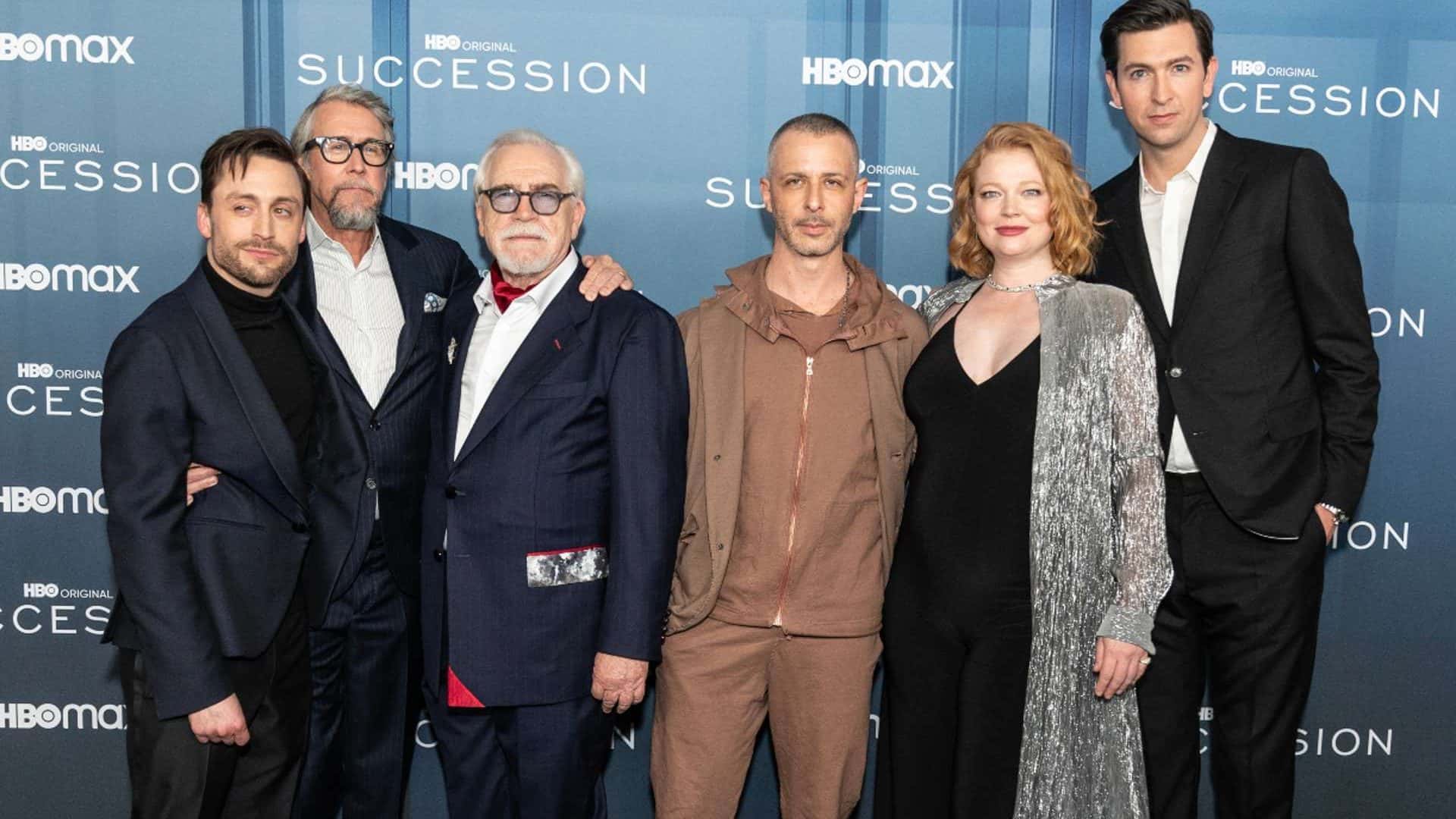 Elenco de Succession com roteirista Jeremy Strong