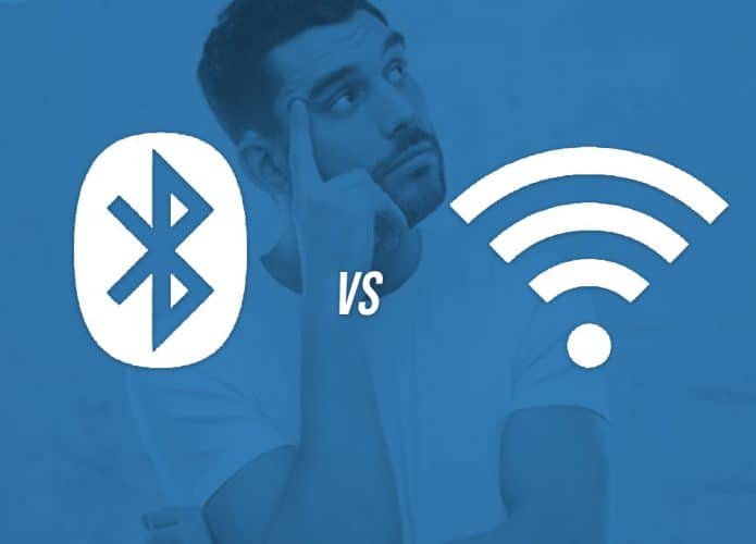 Homem pensando entre Bluetooth e Wireless